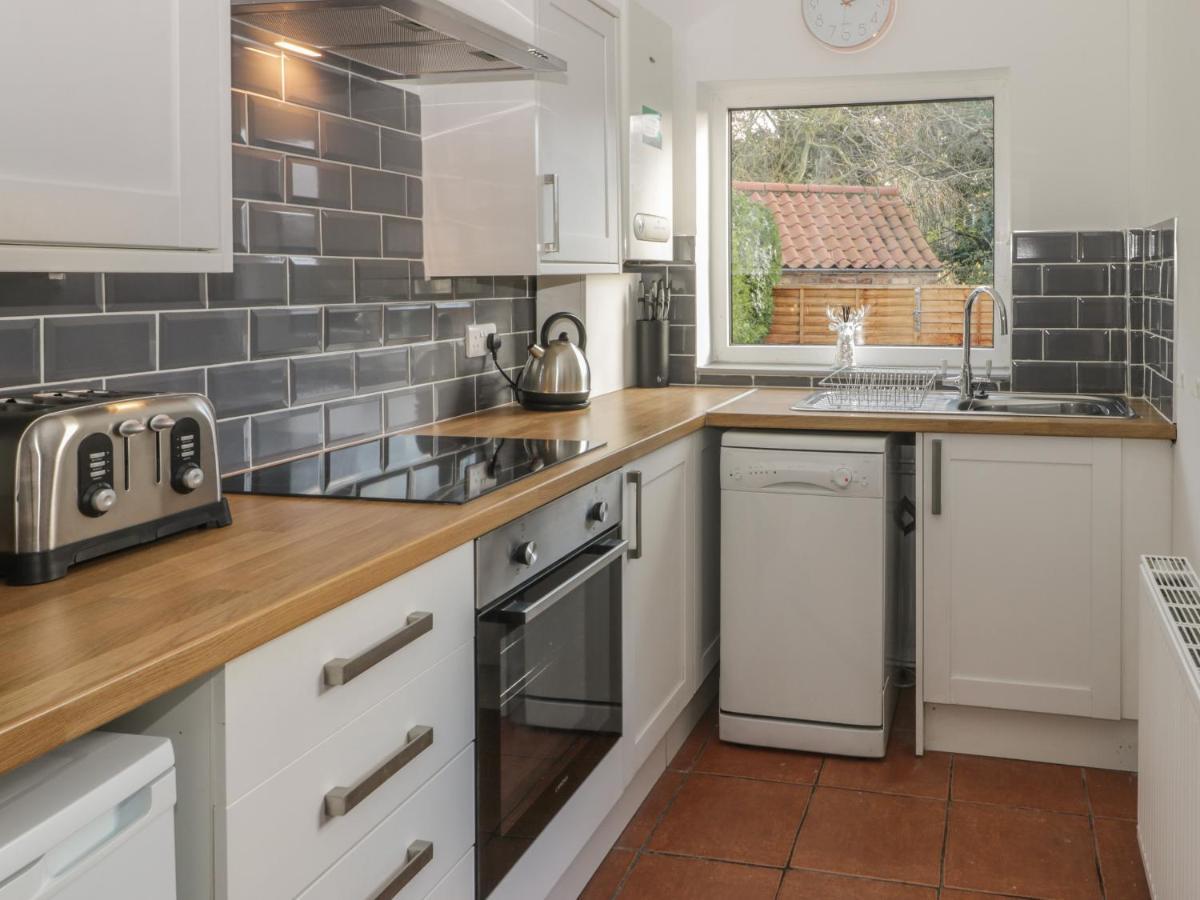 Brinkburn Cottage Scarborough Exterior photo